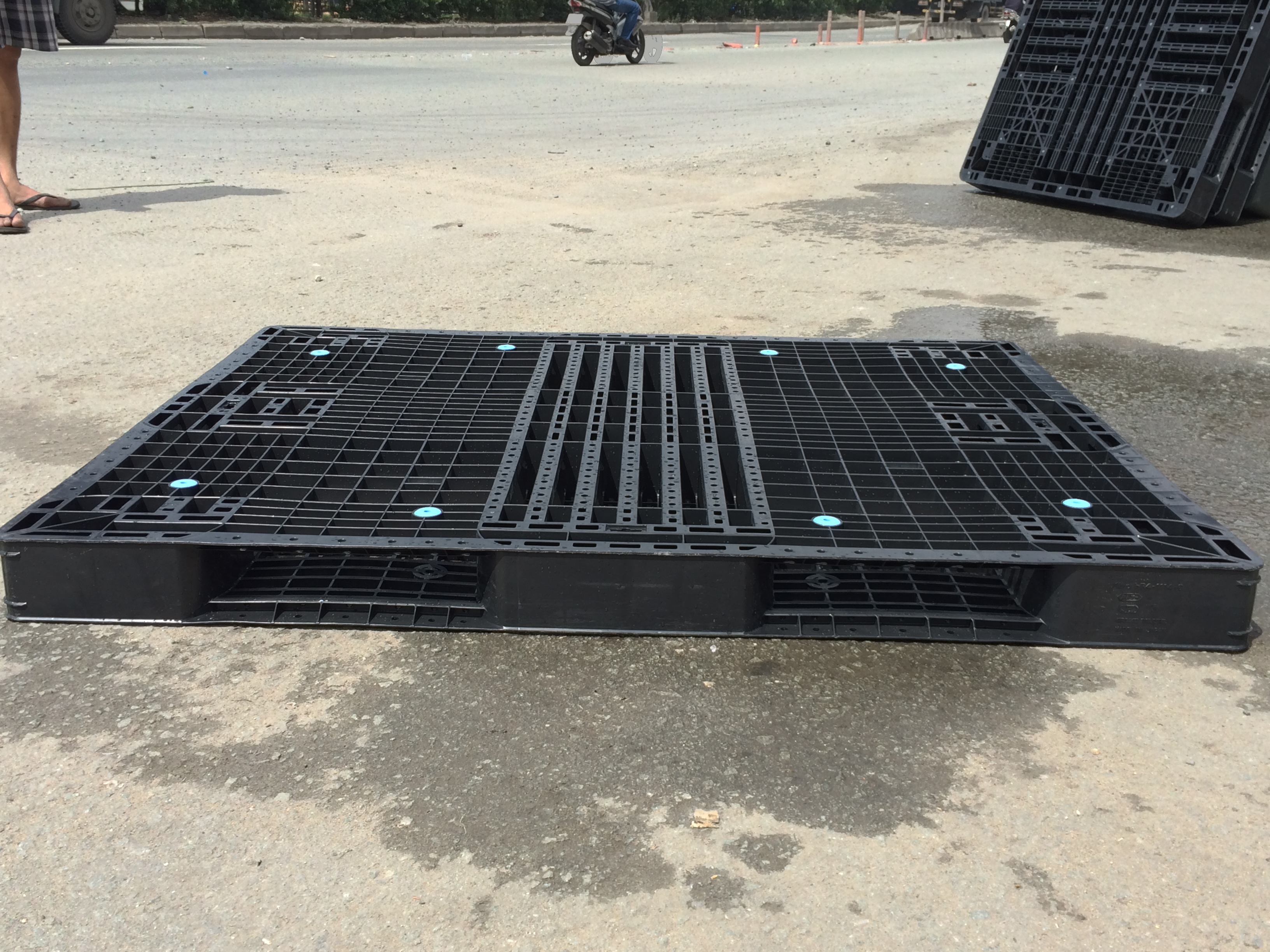 PALLET NHỰA 1400x1100x100mm